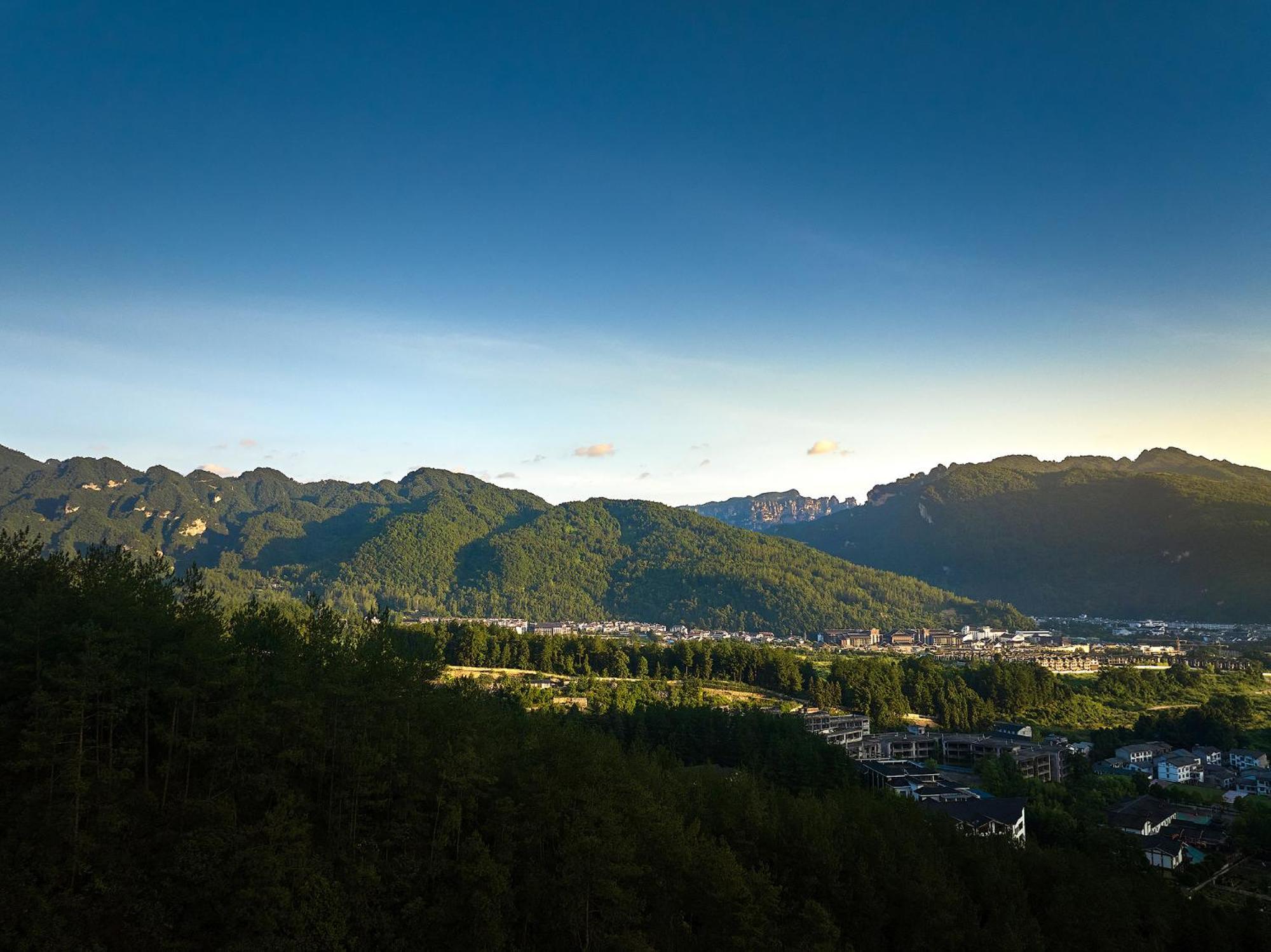 Zhangjiajie Utopia Hotel--Free One Way Pick Up Service Over 2 Nights Exterior foto
